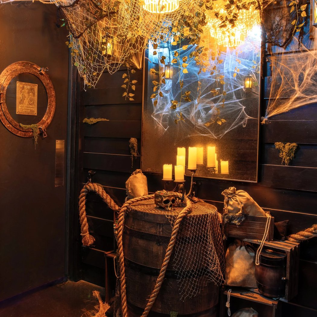 Shipwreck'd Pirate Bar Pop-Up 5